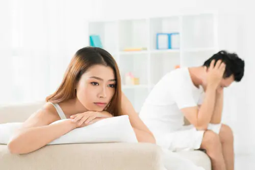 YẾU SINH LÝ CÓ ẢNH HƯỞNG GÌ KHÔNG?